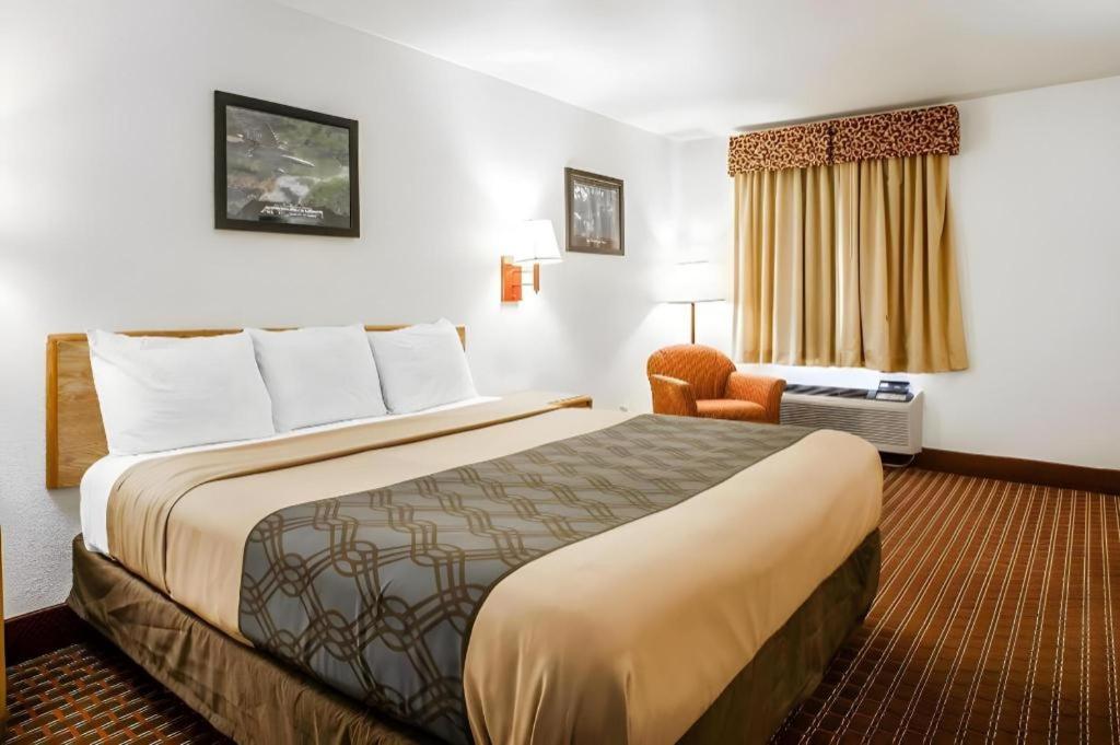 Econo Lodge Truman Inn Sedalia Zewnętrze zdjęcie