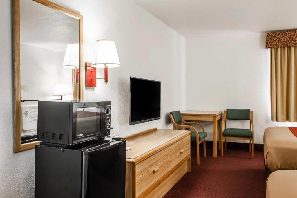 Econo Lodge Truman Inn Sedalia Zewnętrze zdjęcie