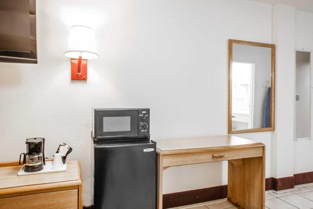 Econo Lodge Truman Inn Sedalia Zewnętrze zdjęcie