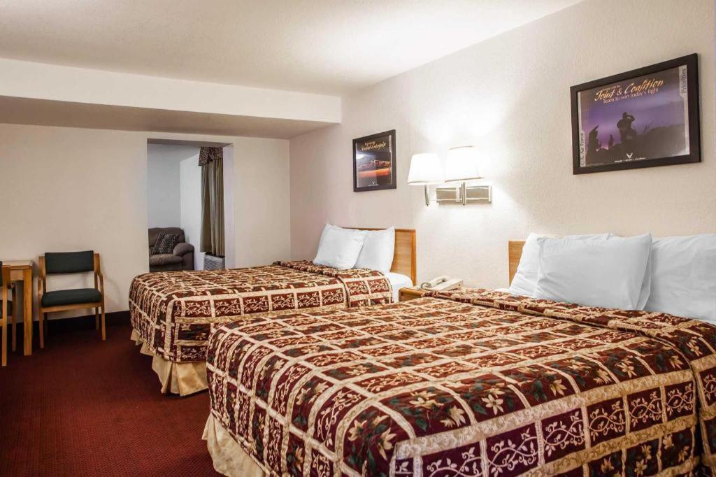 Econo Lodge Truman Inn Sedalia Zewnętrze zdjęcie