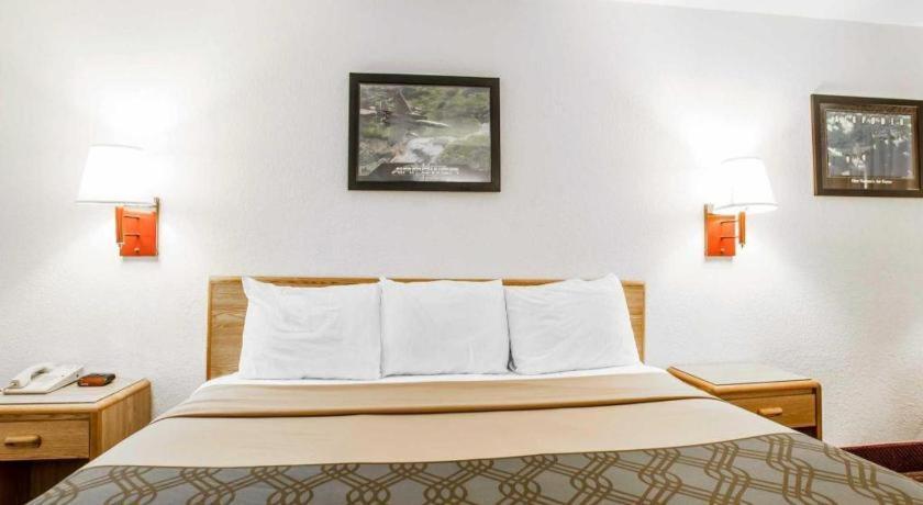 Econo Lodge Truman Inn Sedalia Zewnętrze zdjęcie