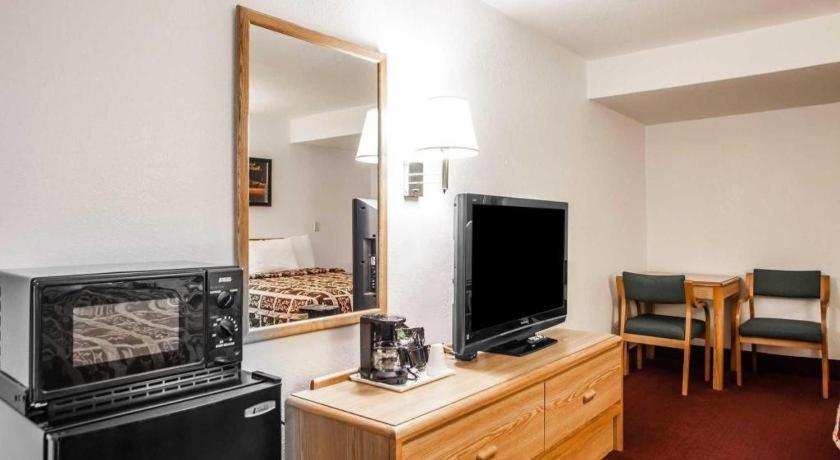 Econo Lodge Truman Inn Sedalia Zewnętrze zdjęcie
