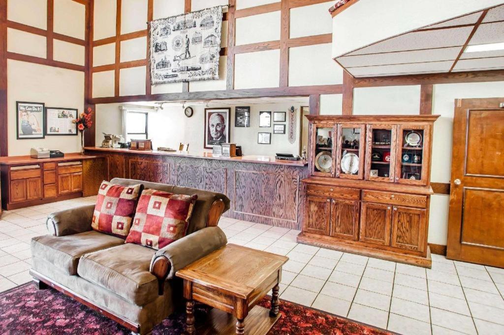 Econo Lodge Truman Inn Sedalia Zewnętrze zdjęcie