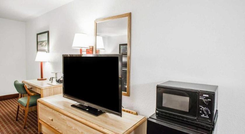 Econo Lodge Truman Inn Sedalia Zewnętrze zdjęcie